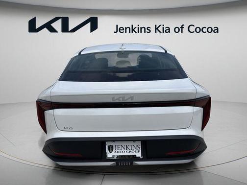 Snow White Pearl 2026 Kia K4 LXS