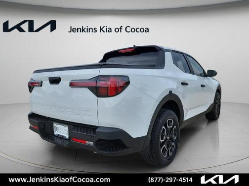 White 2024 Hyundai SANTA CRUZ 2.5L SEL