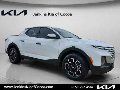 White 2024 Hyundai SANTA CRUZ 2.5L SEL