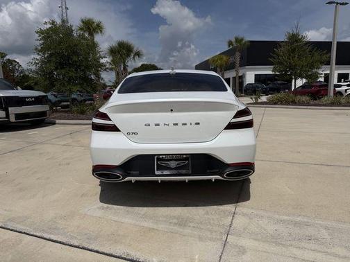 White 2025 Genesis G70 2.5T