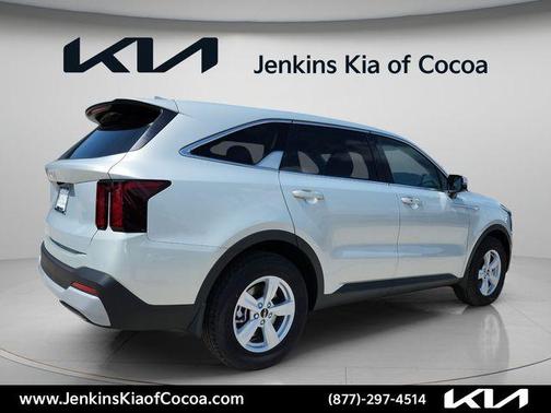 Ivory 2026 Kia Sorento LX