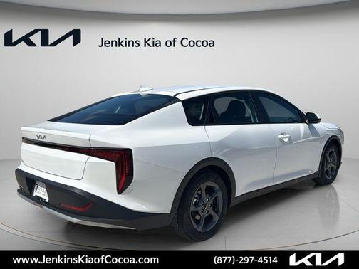 Snow White Pearl 2026 Kia K4 LXS