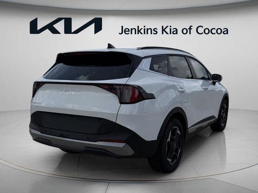 White Pearl 2026 Kia Sportage EX