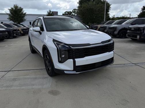 White Pearl 2026 Kia Sportage EX