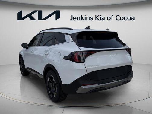 White Pearl 2026 Kia Sportage EX