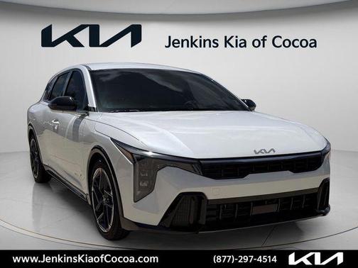 Snow White Pearl 2026 Kia K4 GT-Line
