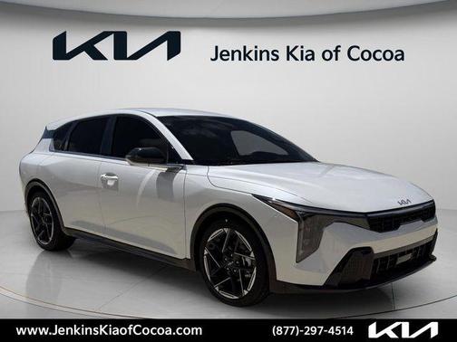 Snow White Pearl 2026 Kia K4 GT-Line