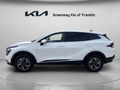 Snow White Pearl 2024 Kia Sportage LX