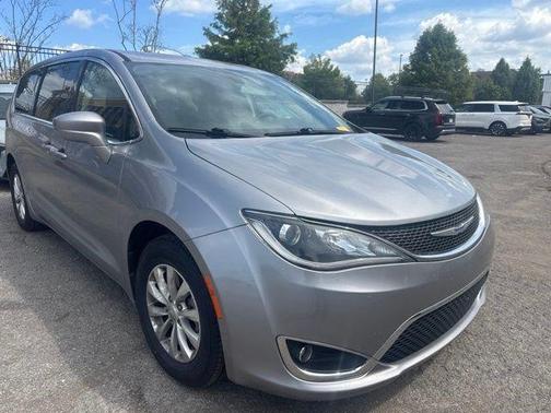 Billet Silver Metallic Clearcoat 2019 Chrysler Pacifica Touring Plus
