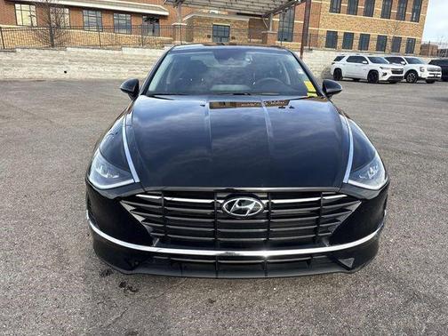 2022 Hyundai SONATA SE