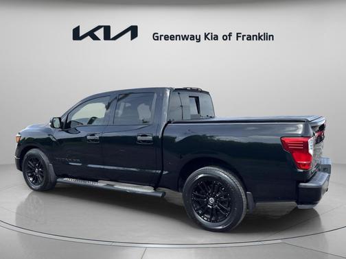 Magnetic Black Metallic 2019 Nissan Titan SV