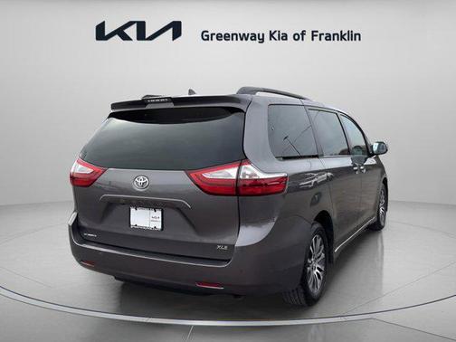 2019 Toyota Sienna XLE