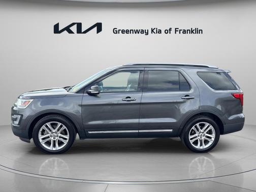Magnetic 2017 Ford Explorer XLT