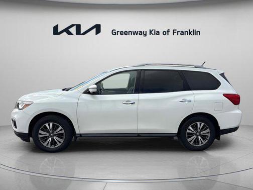 2017 Nissan Pathfinder SL