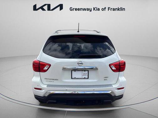 2017 Nissan Pathfinder SL