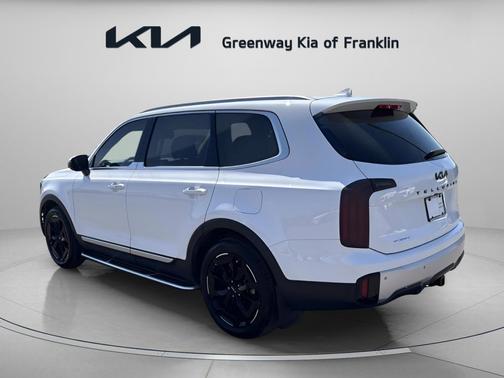 Glacial White Pearl 2024 Kia Telluride S