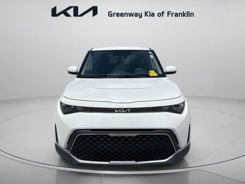 Snow White Pearl 2023 Kia Soul LX