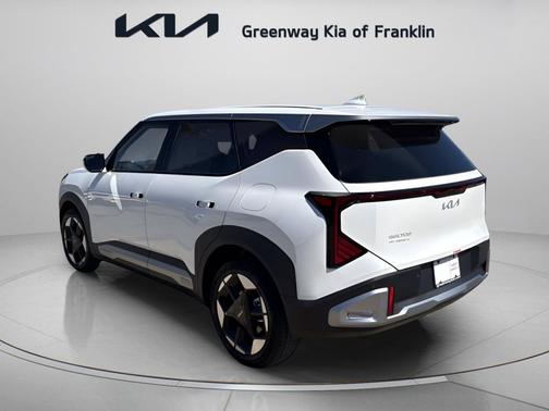 Snow White Pearl 2027 Kia Seltos S