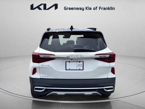 Clear White/Black Roof 2023 Kia Seltos S