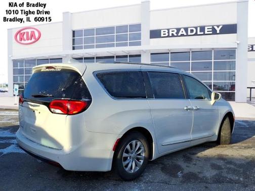 2018 Chrysler Pacifica Touring-L