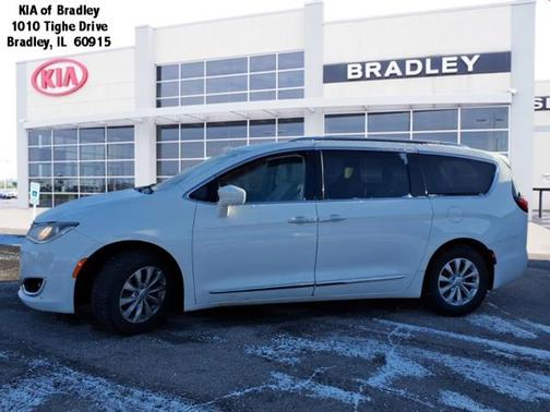 2018 Chrysler Pacifica Touring-L