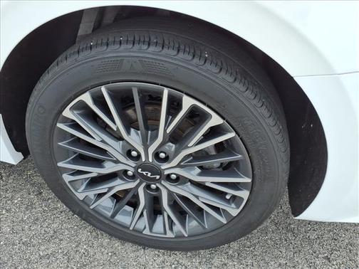 Snow White Pearl 2024 Kia Forte GT-Line