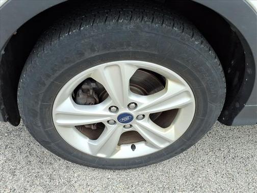 White 2013 Ford Escape SE