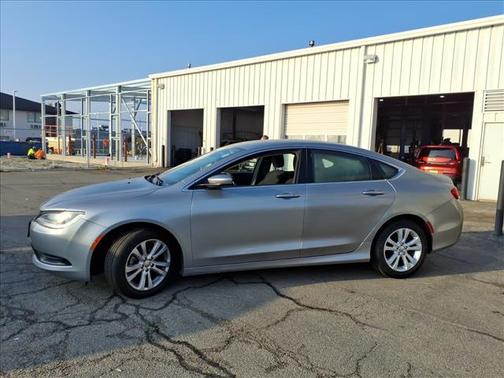2016 Chrysler 200 S