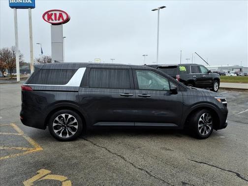2023 Kia Carnival EX
