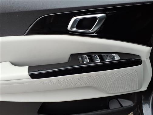 2023 Kia Carnival EX