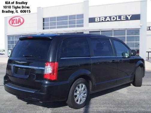 2015 Chrysler Town & Country LX