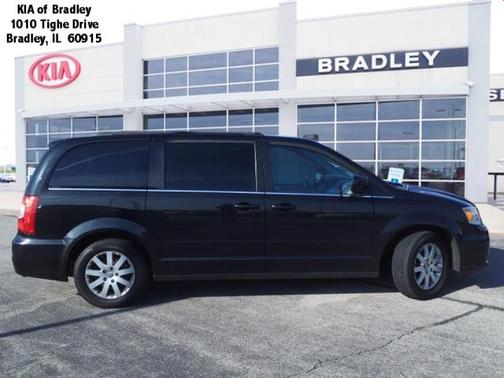 2015 Chrysler Town & Country LX