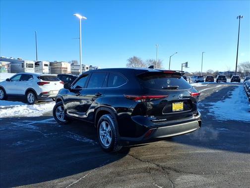 2024 Toyota Highlander LE I4