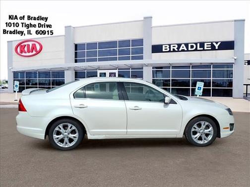 White 2012 Ford Fusion SE