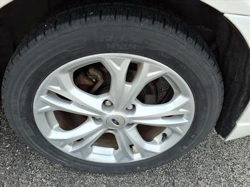 White 2012 Ford Fusion SE