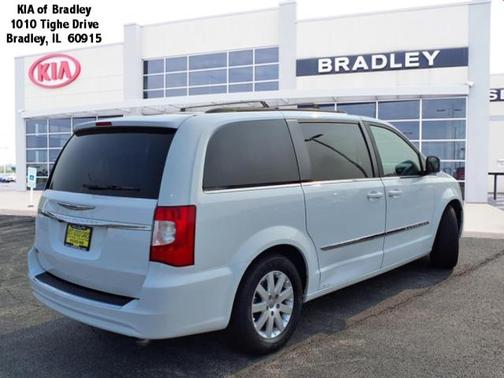 2016 Chrysler Town & Country Touring