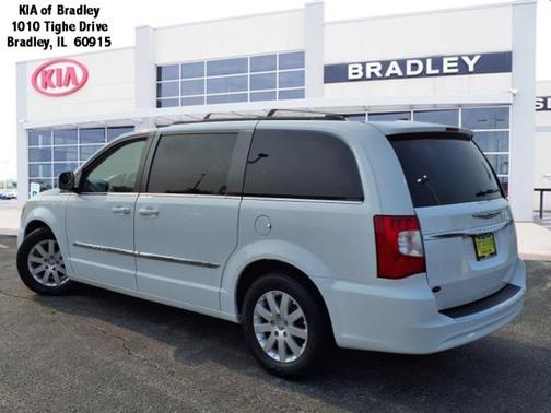 2016 Chrysler Town & Country Touring