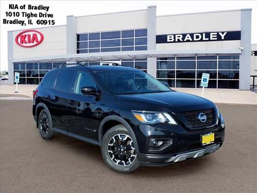 Black 2020 Nissan Pathfinder SL