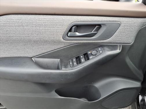 Super Black 2023 Nissan Rogue S