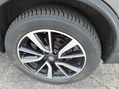 Silver 2019 Nissan Rogue SL