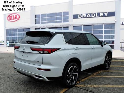 2024 Mitsubishi Outlander SE