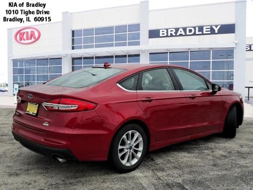2020 Ford Fusion SE