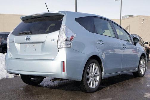2013 Toyota Prius v Five