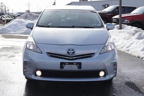 2013 Toyota Prius v Five