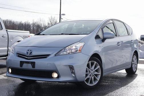 2013 Toyota Prius v Five