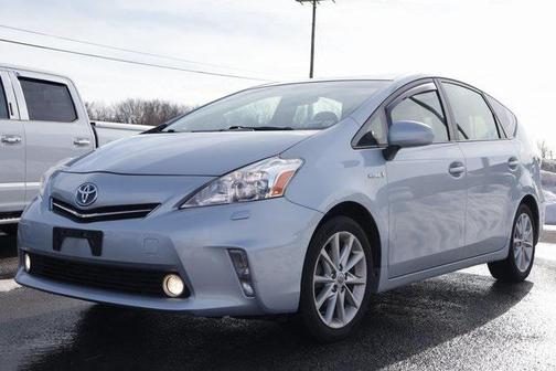 2013 Toyota Prius v Five