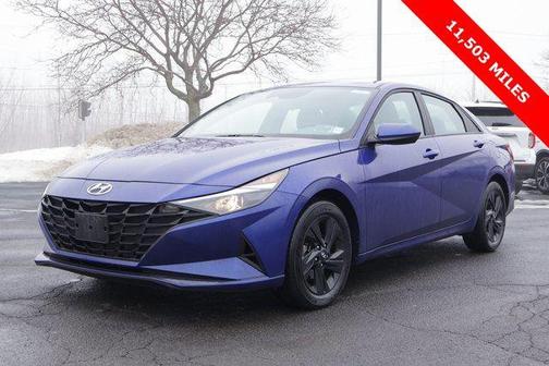 2023 Hyundai ELANTRA SEL