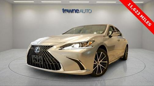 2025 Lexus ES 300h Base