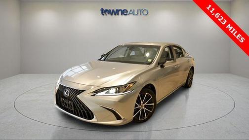 2025 Lexus ES 300h Base