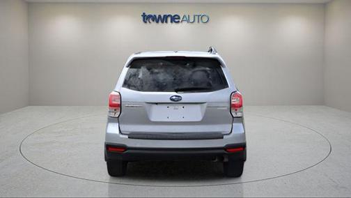 Ice Silver Metallic 2017 Subaru Forester 2.5i Premium